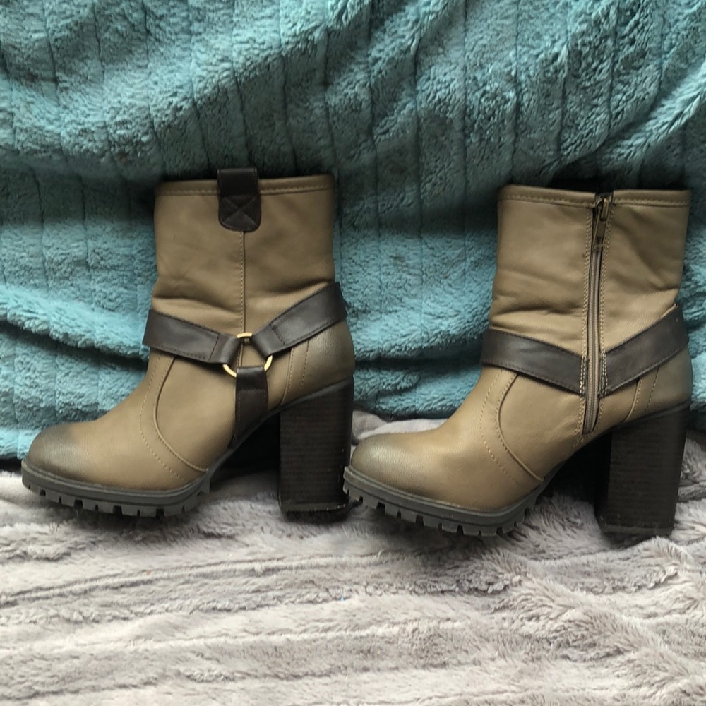 Ankle boots